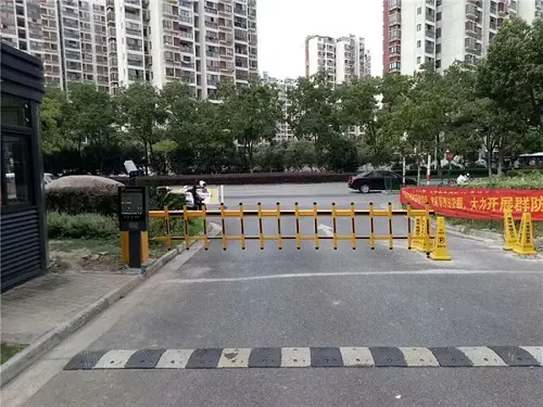 車輛識別讓停車場進出順利進行? 車輛識別讓停車場進出順利進行?